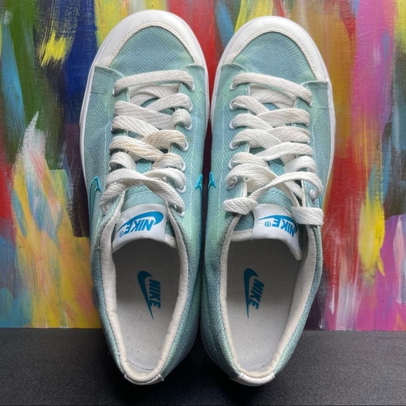 Nike Plaid Low Capri Sneakers - Picture 5 of 7